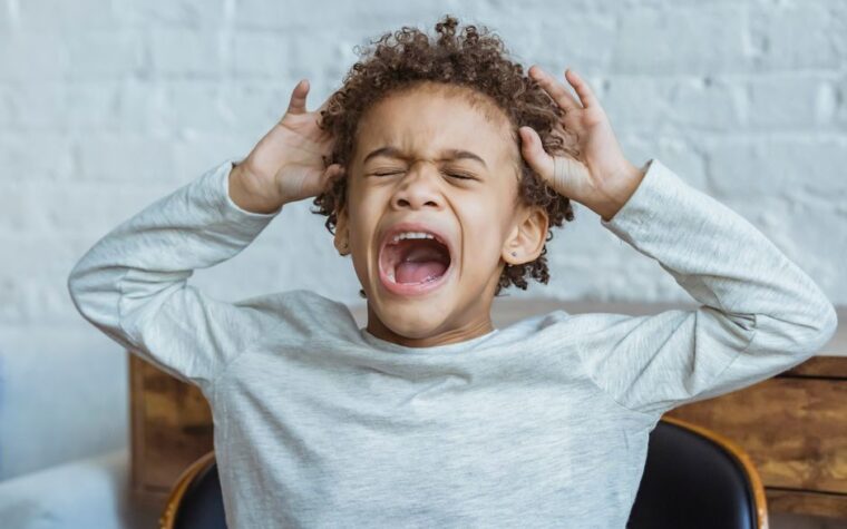 O poder do ‘cantinho da calma’ positivo: Como montar um espaço de regulação que não soe como castigo.