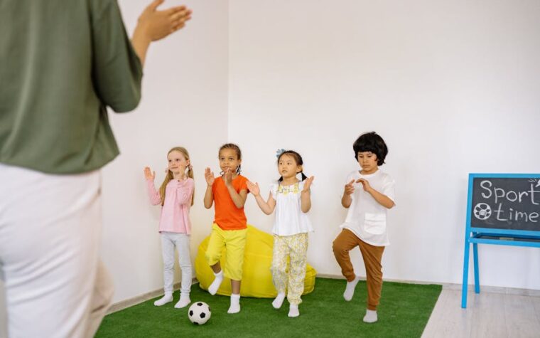 Estudos de 2026: O impacto real da liberdade de movimento em sala de aula para crianças neurodivergentes.